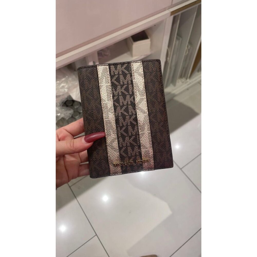 Michael Kors passport wallet jet set MK stripe signature luggage multi